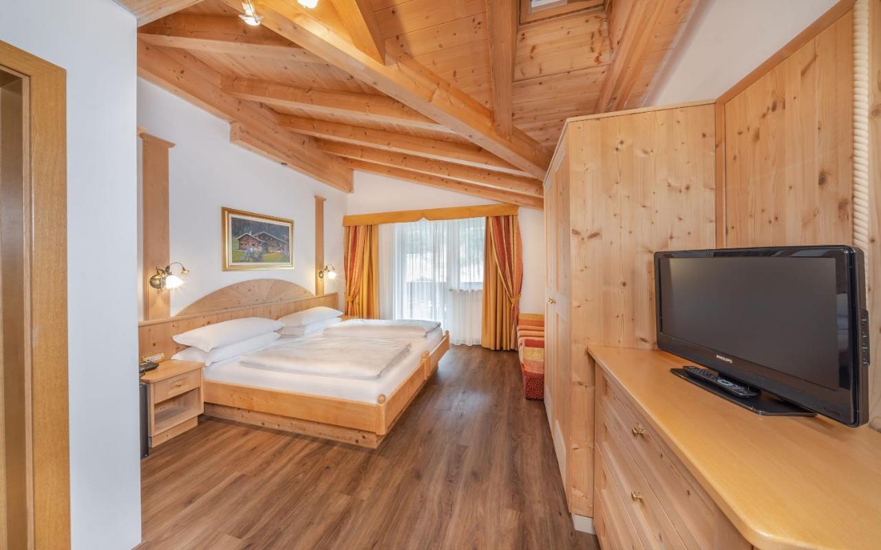Hotel Rodella Selva di Val Gardena Exterior foto