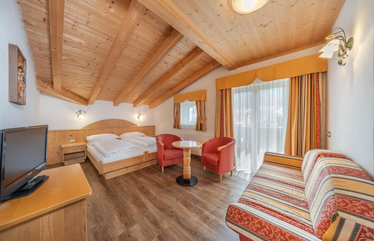 Hotel Rodella Selva di Val Gardena Exterior foto