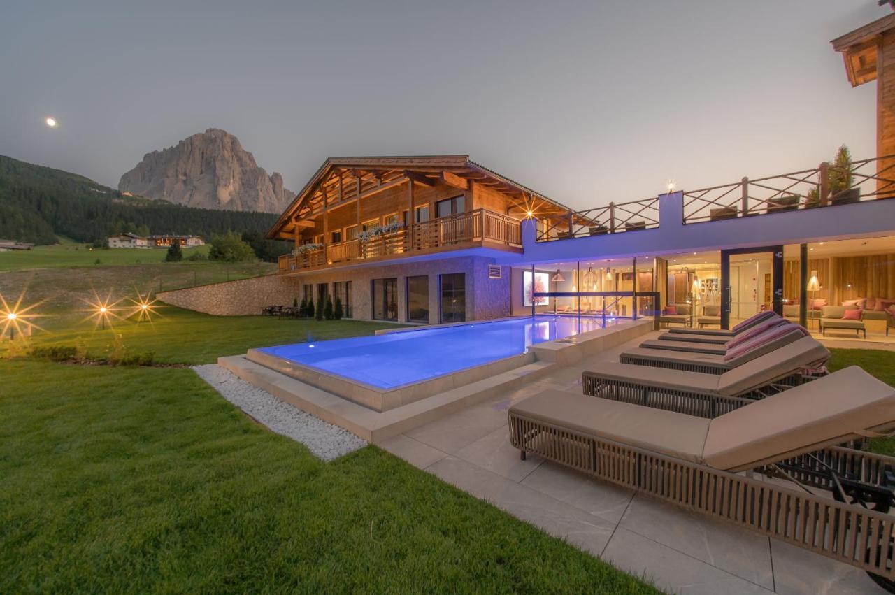 Hotel Rodella Selva di Val Gardena Exterior foto